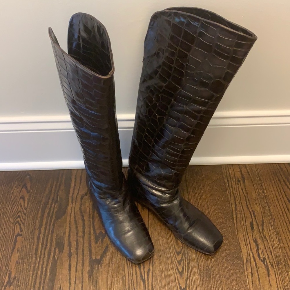 🐊 Crocodile embossed leather boots